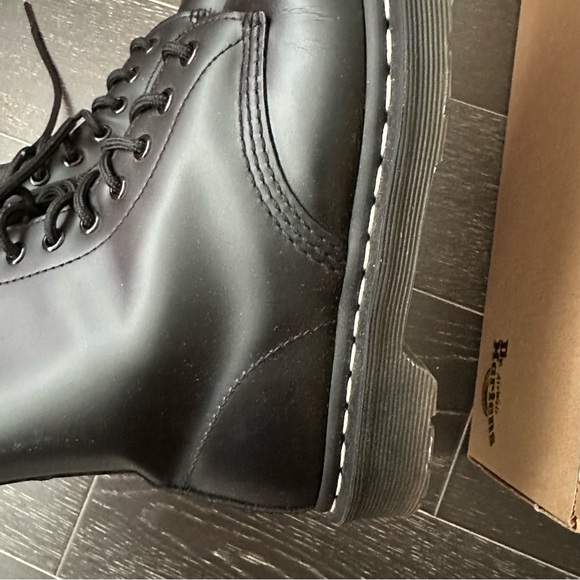 ALMOST NEW Dr. Martens Black 1460 Contrast Stitch Boots - Picture 5 of 10